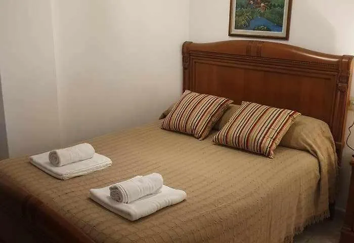 Piso De Perlio Ideal Para Gente Amante De La Play