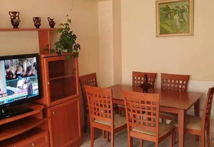 Piso De Perlio Ideal Para Gente Amante De La Play